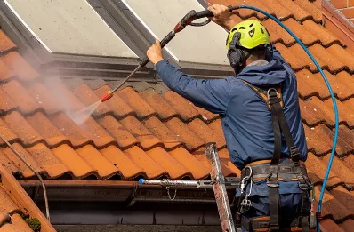 Démoussage et hydrofuge de toiture à Angaïs